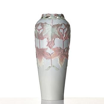 Harald Almström, an Art Nouveau porcelain vase, Rörstrand 1900.