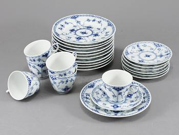 KAFFESERVISDELAR, 17 delar, porslin, "Musselmalet", Royal Copenhagen, 1900-talets andra hälft.