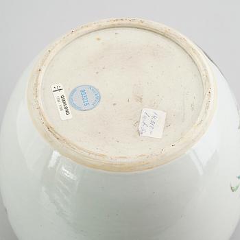 URNA, porslin, Kina, Qianlong (1736-1795).