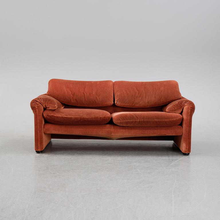 Vico Magistretti, a 'Maralunga' sofa for Cassina.