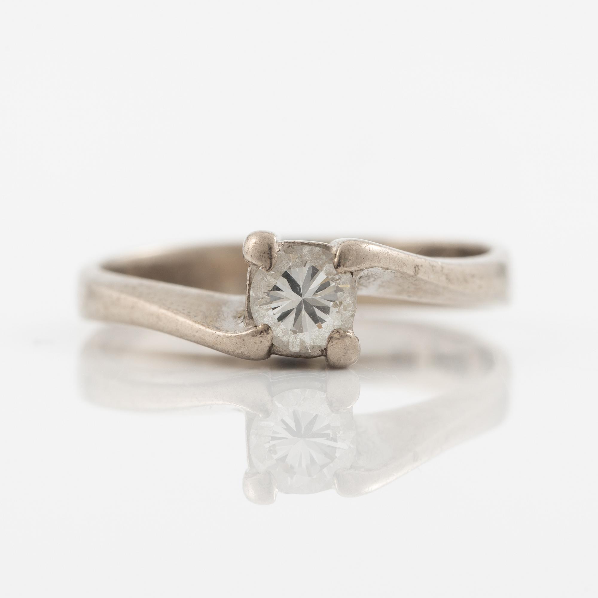 Ring, 18K white gold set with a brilliant-cut diamond approximately 0.25 ct.