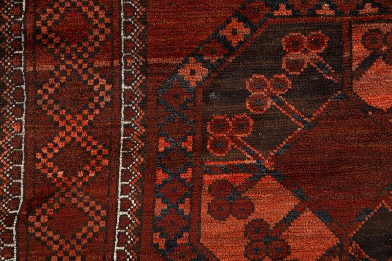 Matta, Afghanistan, ca 345 x 235 cm.