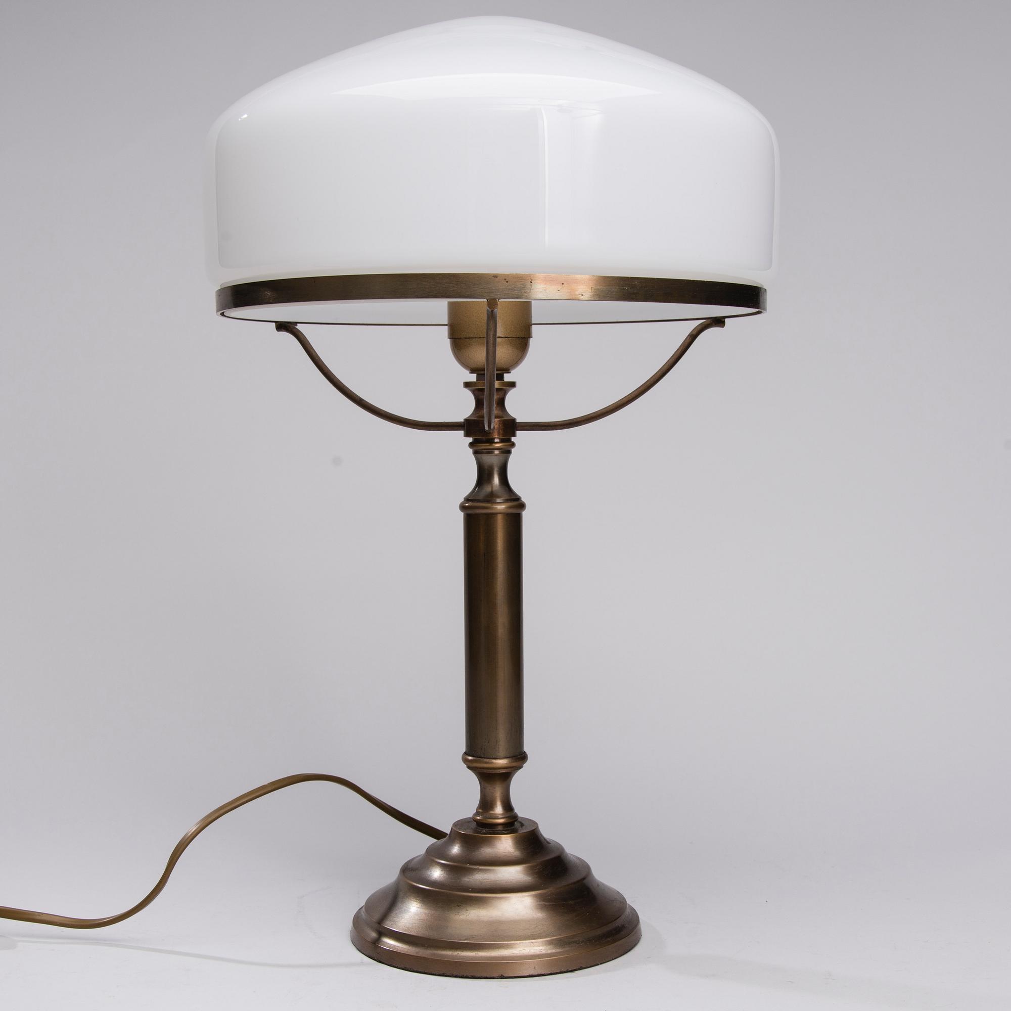 BORDSLAMPA, s.k Strindberglampa, 1900-talets senare hälft.