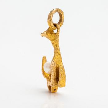 Björn Weckström, A 14K gold and cultured pearl pendant "By the springs".