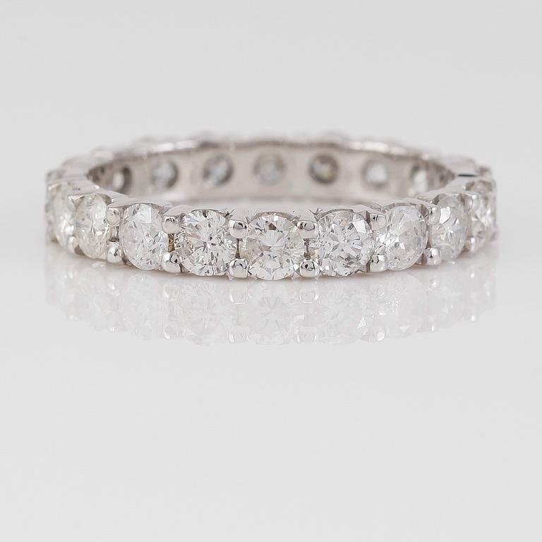 RING, 18K vitguld och diamanter tot ca 2.39 ct.