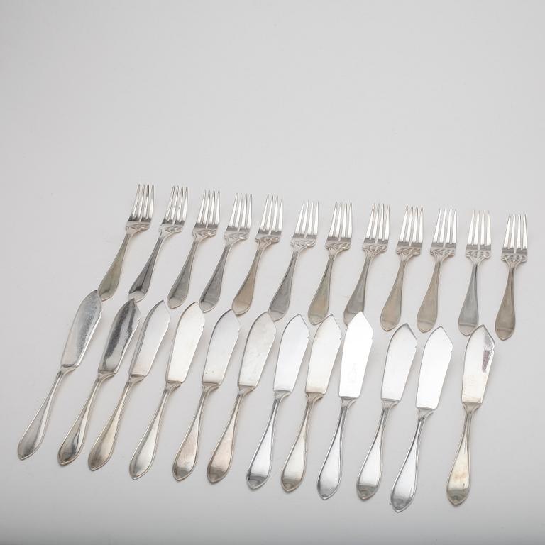 FISKBESTICK, 24 delar, nysilver, 1900-talets första hälft.