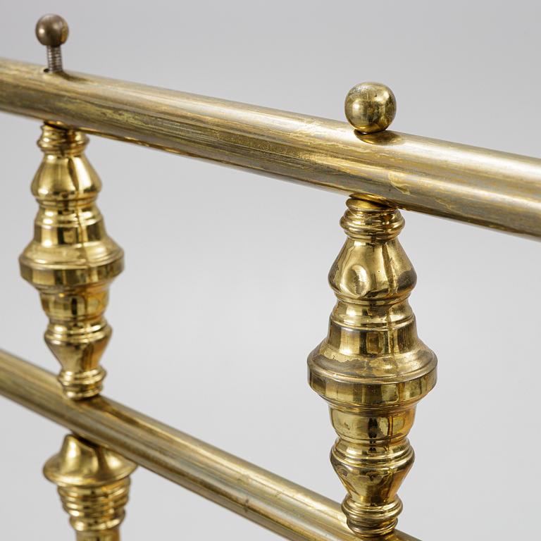 Säng, omkring år 1900.