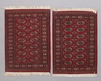 MATTOR, 2 st, Kashmir. 115 x 82 cm.