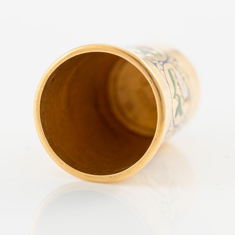 Thimble 18K gold with carnelian and enamel decoration.