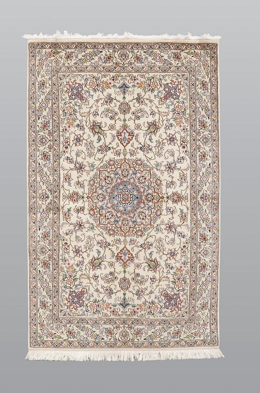 Matta, Nain part silk s.k 9LAA, ca 225 x 135 cm.