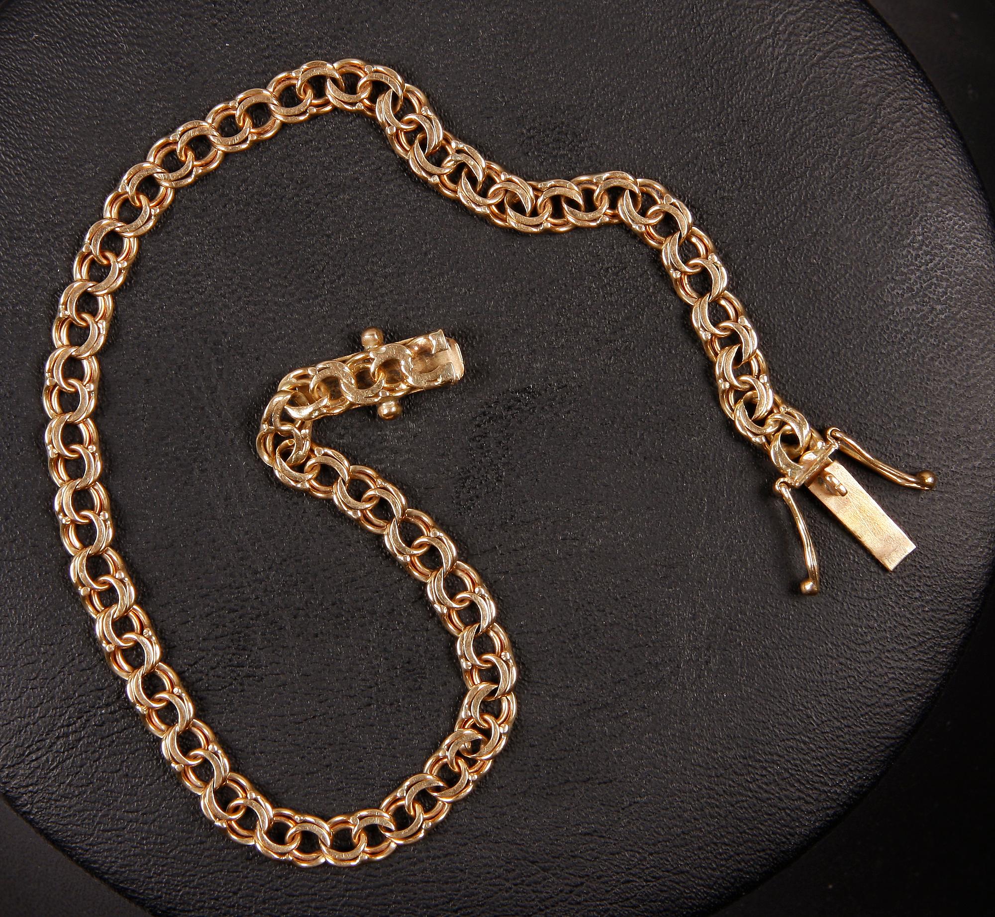 ARMBAND, 2 st, guld 18k. Tot vikt 17 gram.