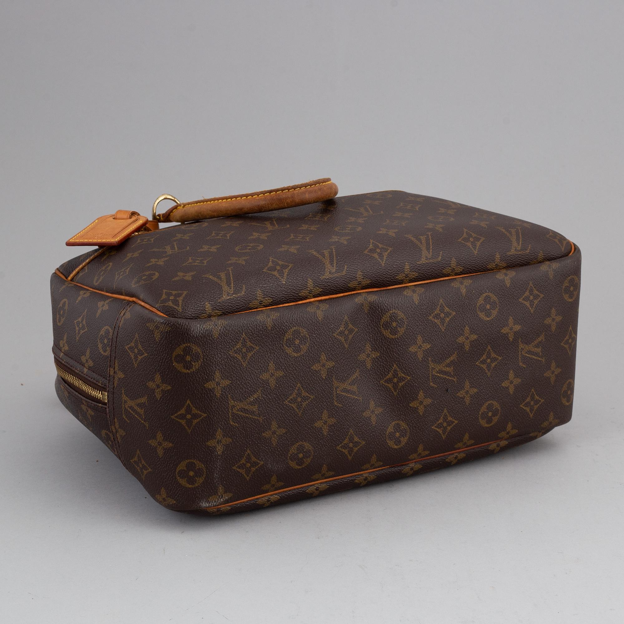 LOUIS VUITTON, a monogram canvas 'Deauville'.