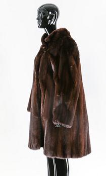 PÄLSKAPPA, Saga Mink.