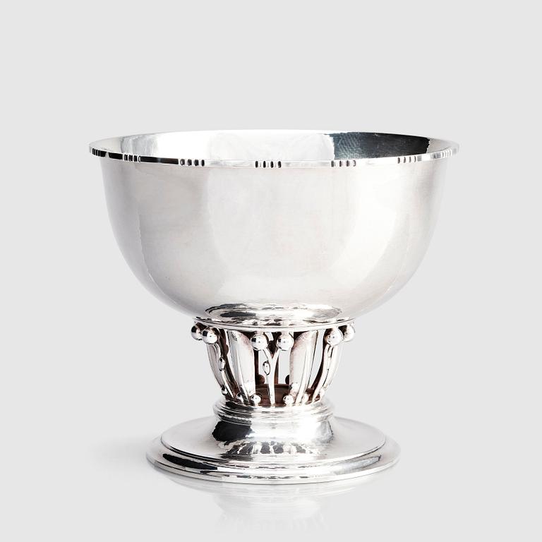 Georg Jensen, skål på fot, Köpenhamn efter 1945, sterling silver, design nr 19A.