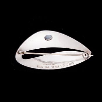 BROSCH, sterling silver, månsten. Per Sköld, Stockholm, Sverige 1958. Vikt ca 8,8 g.