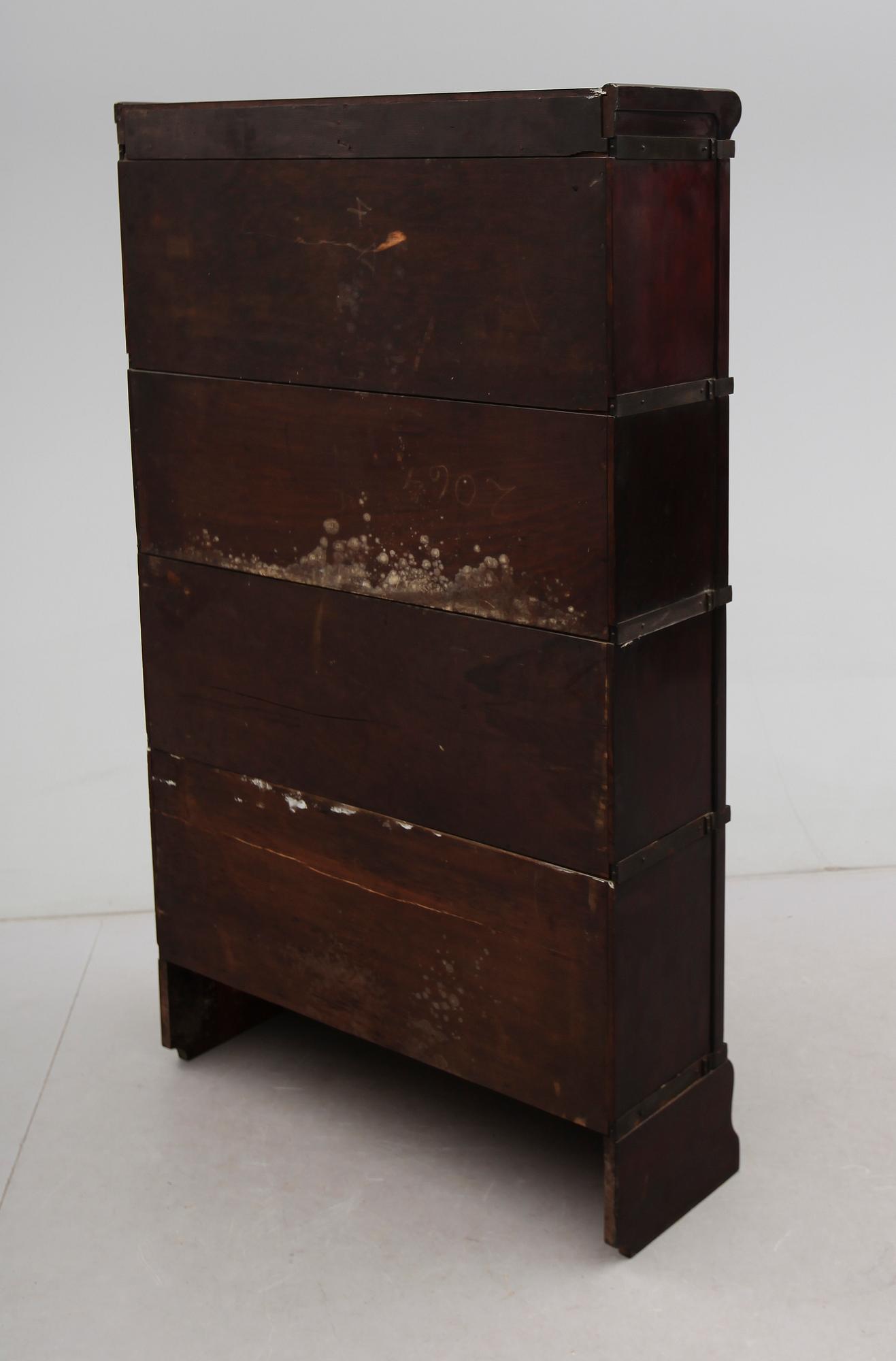 BOKSKÅP, 4 sektioner, Globe Wernicke Ltb, Office and Library Furniture, London, England, 1900-talets första hälft.