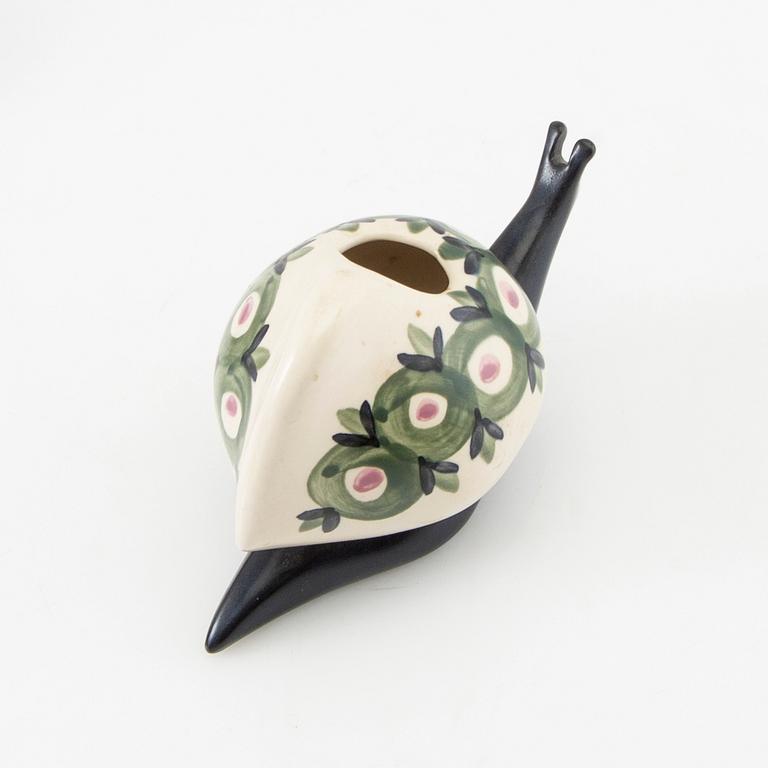 Anita Nylund, 8 pieces of Jie ceramics.