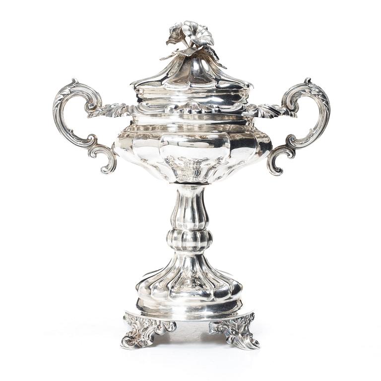 Gustaf Möllenborg, (Carl Teodor Féron), a Swedish silver sugar bowl with cover, Stockholm 1852.