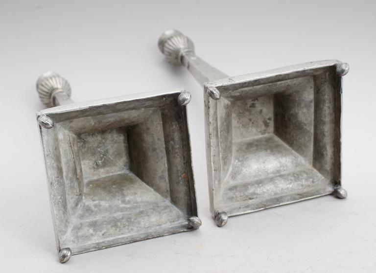 LJUSSTAKAR, 1 par, tenn, Martin Artedius, Norrköping 1800.