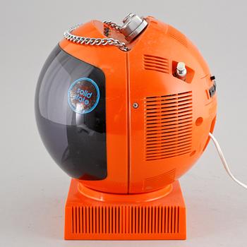 A tv, model Videosphere Space helmet, made by JVC in 1970/80s.