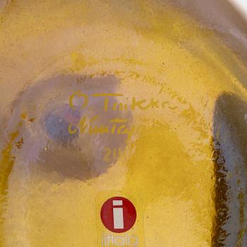 Oiva Toikka, lasilintu, "Kultakyyhky", signeerattu O. Toikka Nuutajärvi 2001.