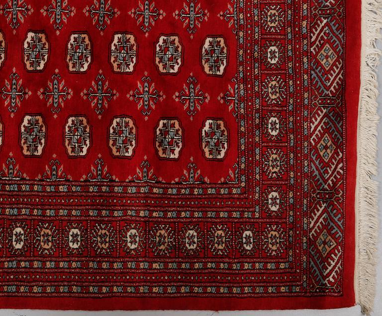 MATTA, Pakistan, signerad, 254 x 172 cm, 1900-talets andra hälft.