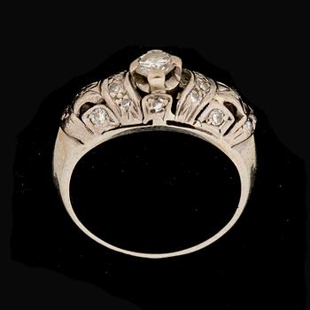 RING, 18k vitguld, med diamanter, totalt ca 0,30 ct. Vikt ca 5 gram.