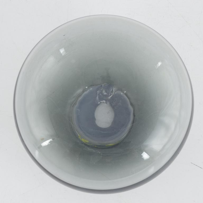 Ann Wåhlström, vase and bowl, glass, 1983 & 1984.