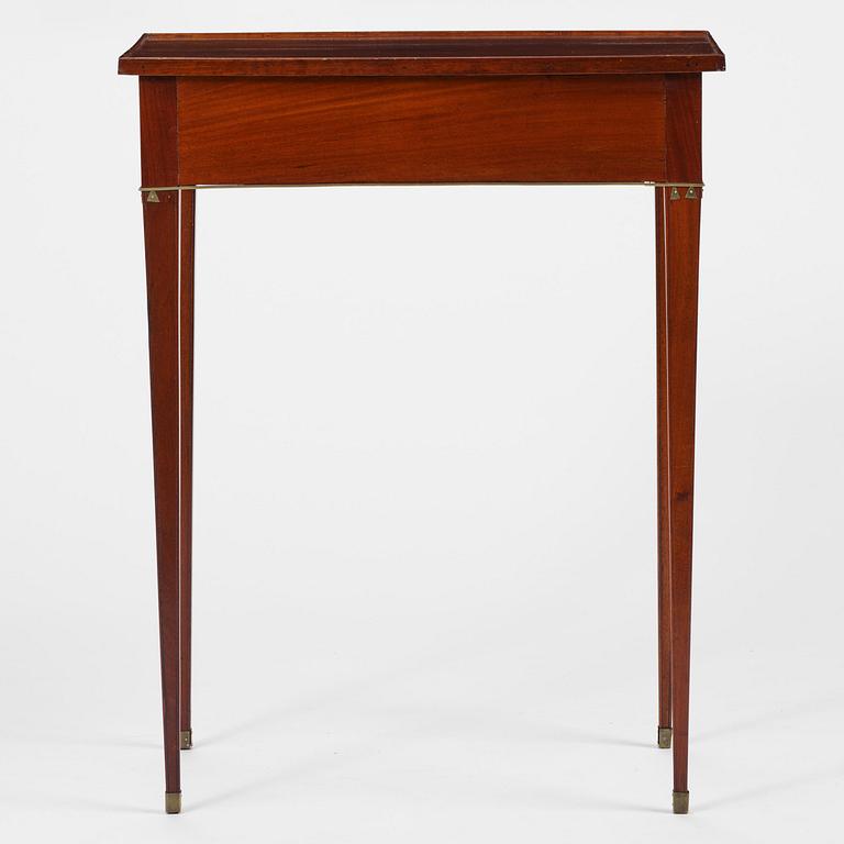 A late Gustavian mahogny table.