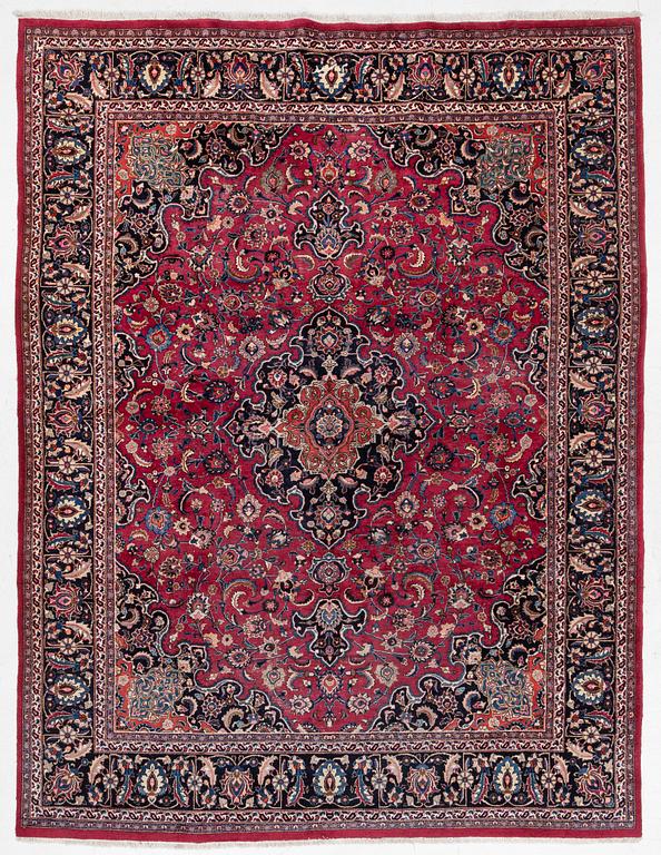 Rug, Meshed, 383 x 294 cm.