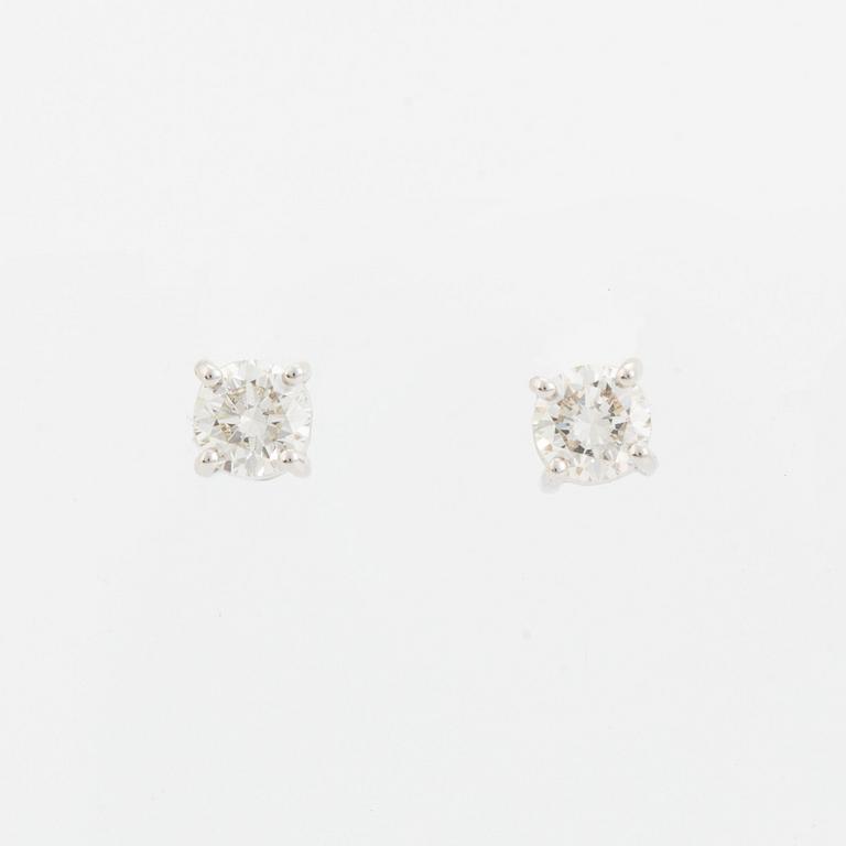 Örhängen med briljantslipade diamanter, med IGI report.