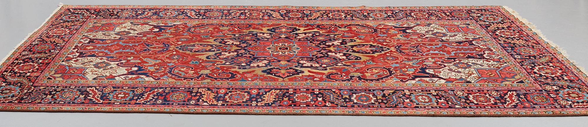 MATTA, semiantik Heris, ca 329-340 x 223,5-232 cm.