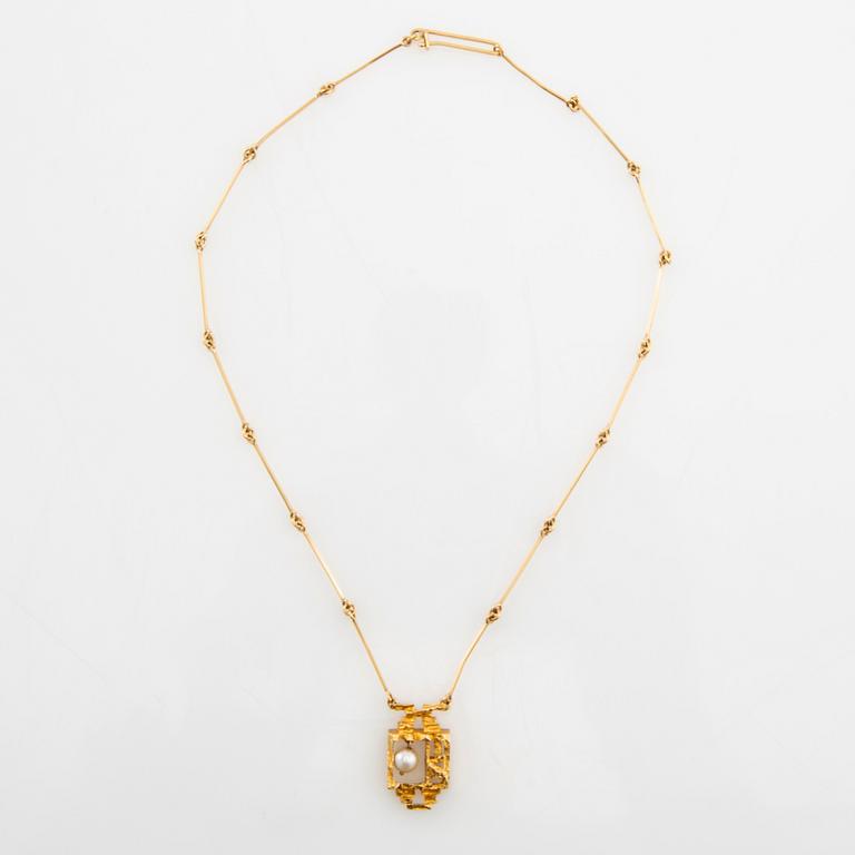 Björn Weckström, Halsband "Taikahelmi/Magisk pärla", 18K guld och odlad pärla, Lapponia.