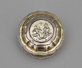KYRKDOSA, silver, Niclas Fernlöf, Karlstad, 1746. Vikt 60 g.
