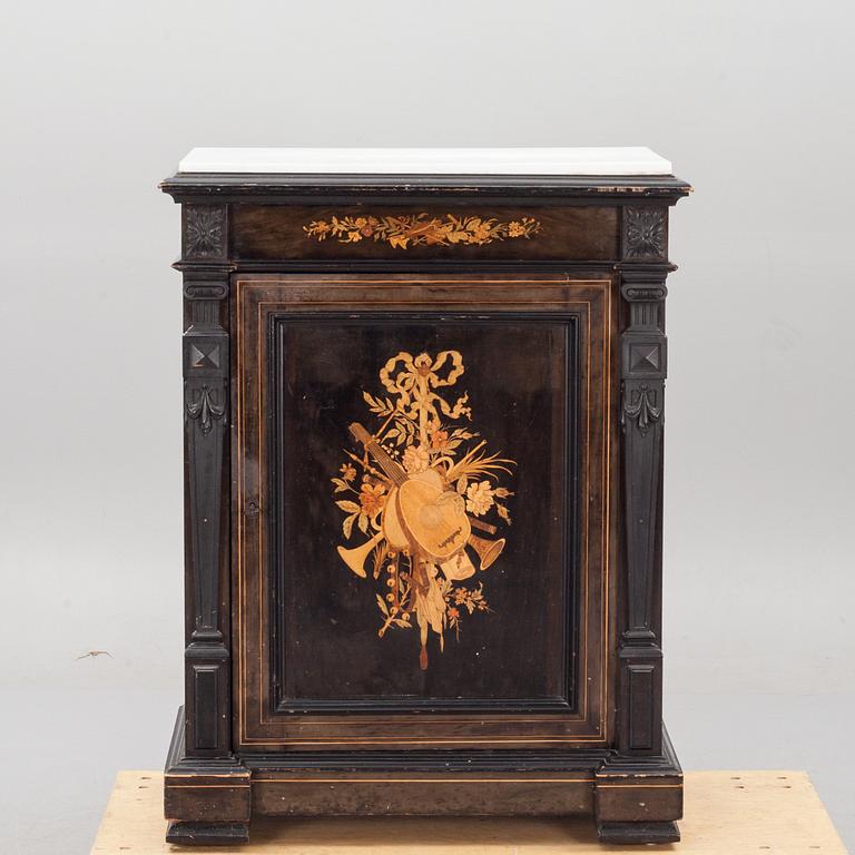 SKÅP, Napoleon III-stil, 1900-talets första hälft.