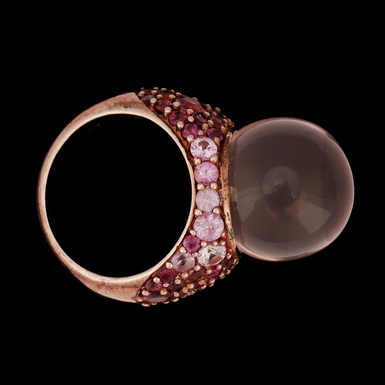 RING, förgyllt sterling silver med rosenkvarts och briljantslipade turmaliner. 2000-tal.