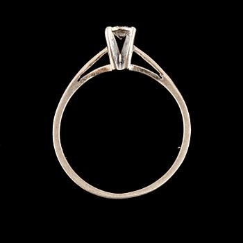 RING, 18k guld med briljantslipad diamant ca 0.10 ct, importstämplad. Vikt ca 0,5 g.