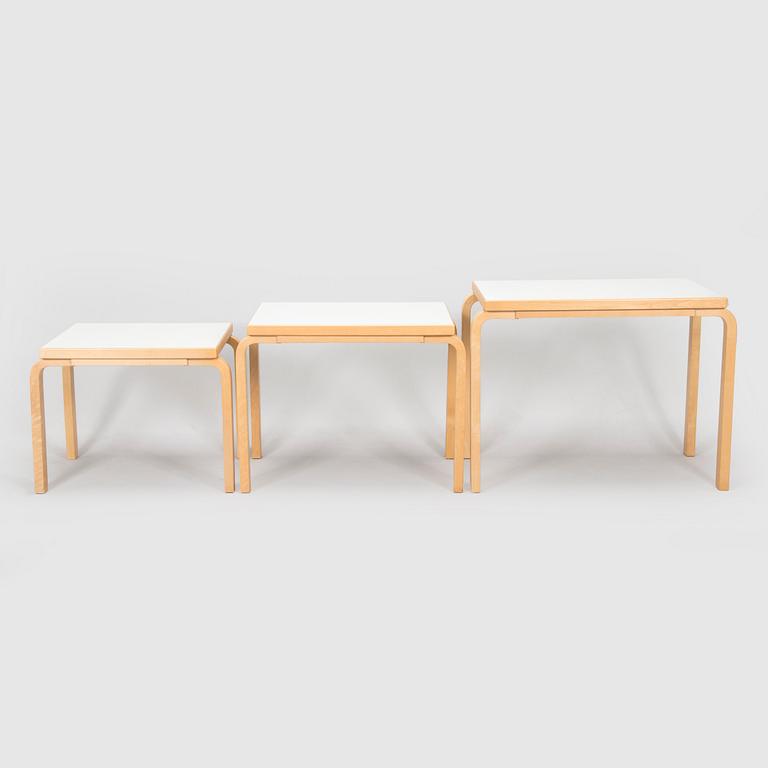 Alvar Aalto, satsbord, 3 delar, modell 88 ABC för Artek 2010/ 2011.