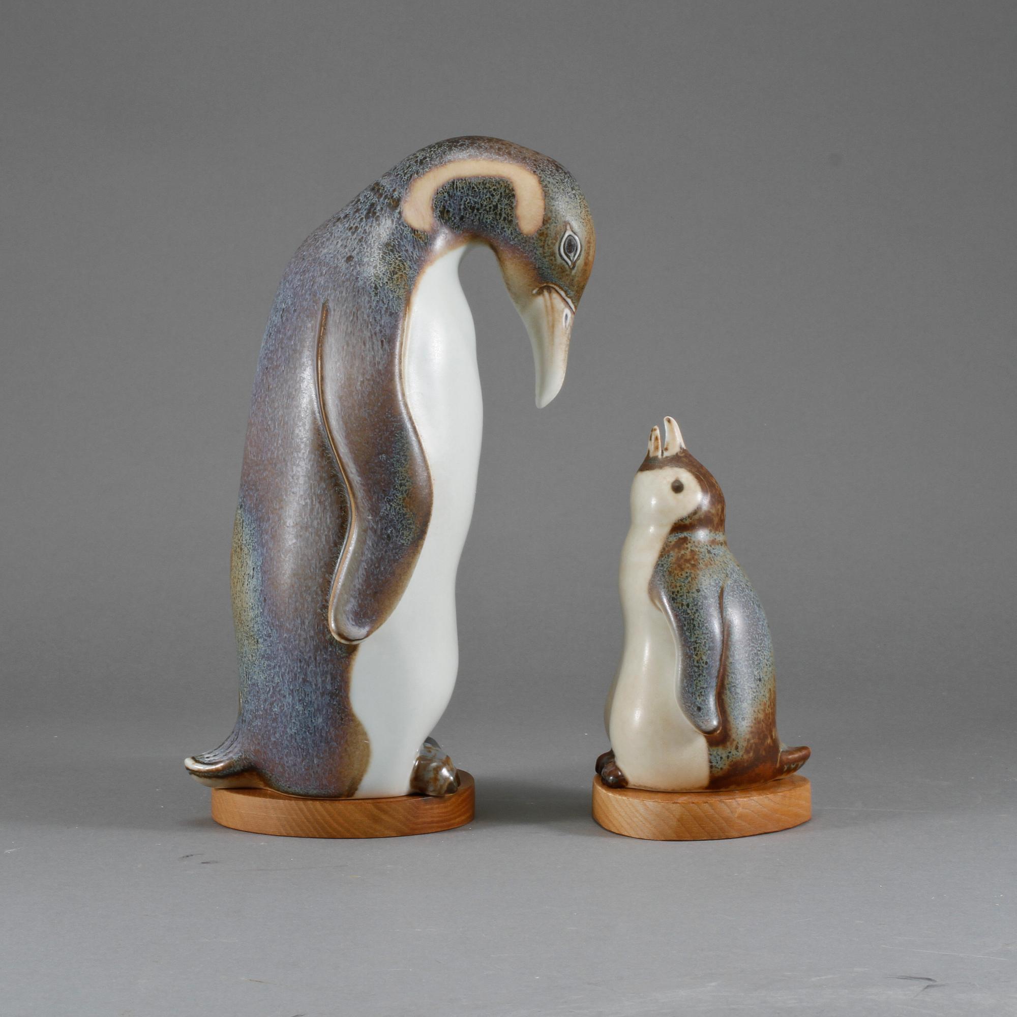 FIGURINER, ett par, stengods, Gunnar Nylund, 1900-talets andra hälft.
