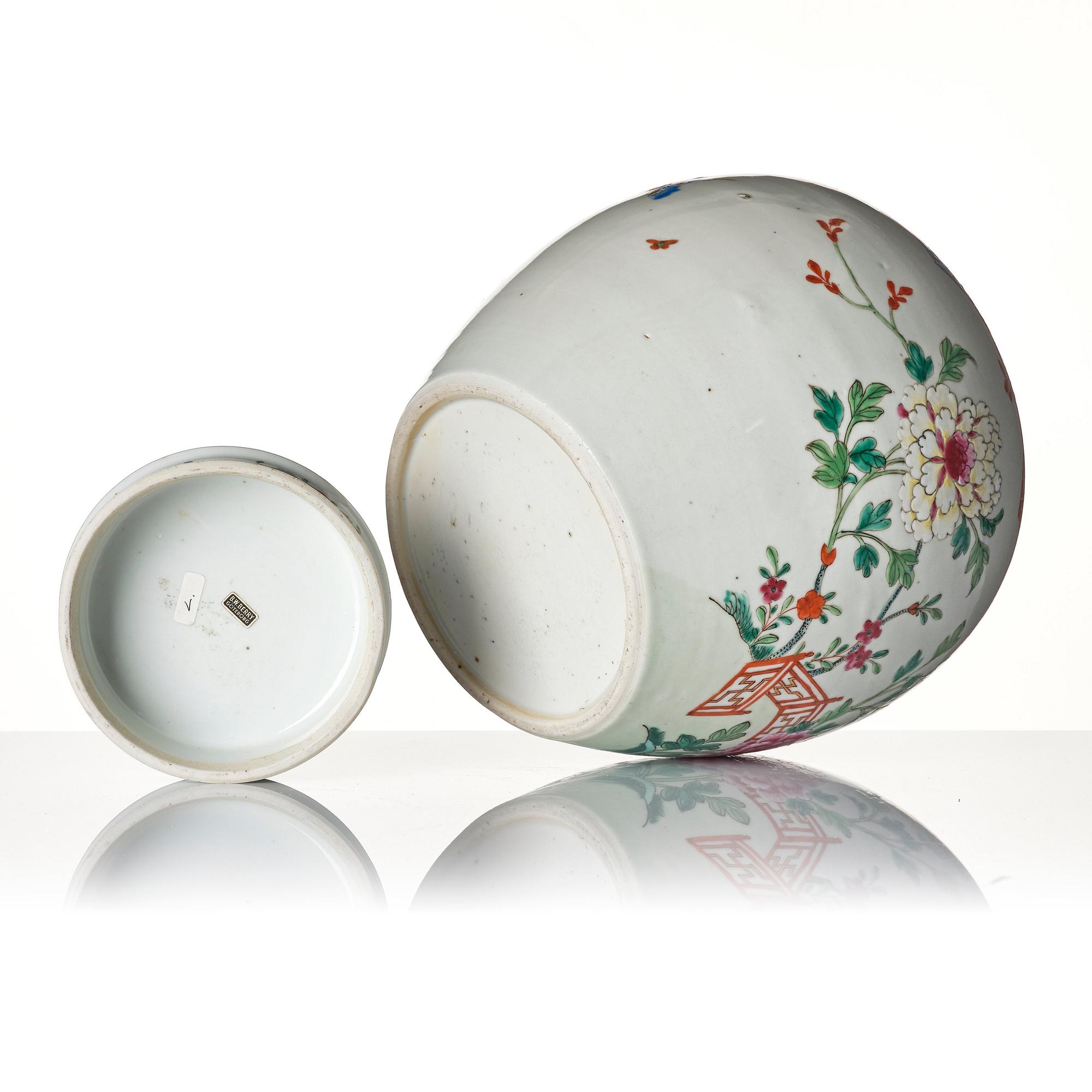 Bojan med lock, porslin. Qingdynastin, 1700-tal.