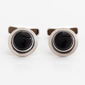 Elis Kauppi, A pair of silver cufflinks with onyxes. Kupittaan kulta, Turku 1961.