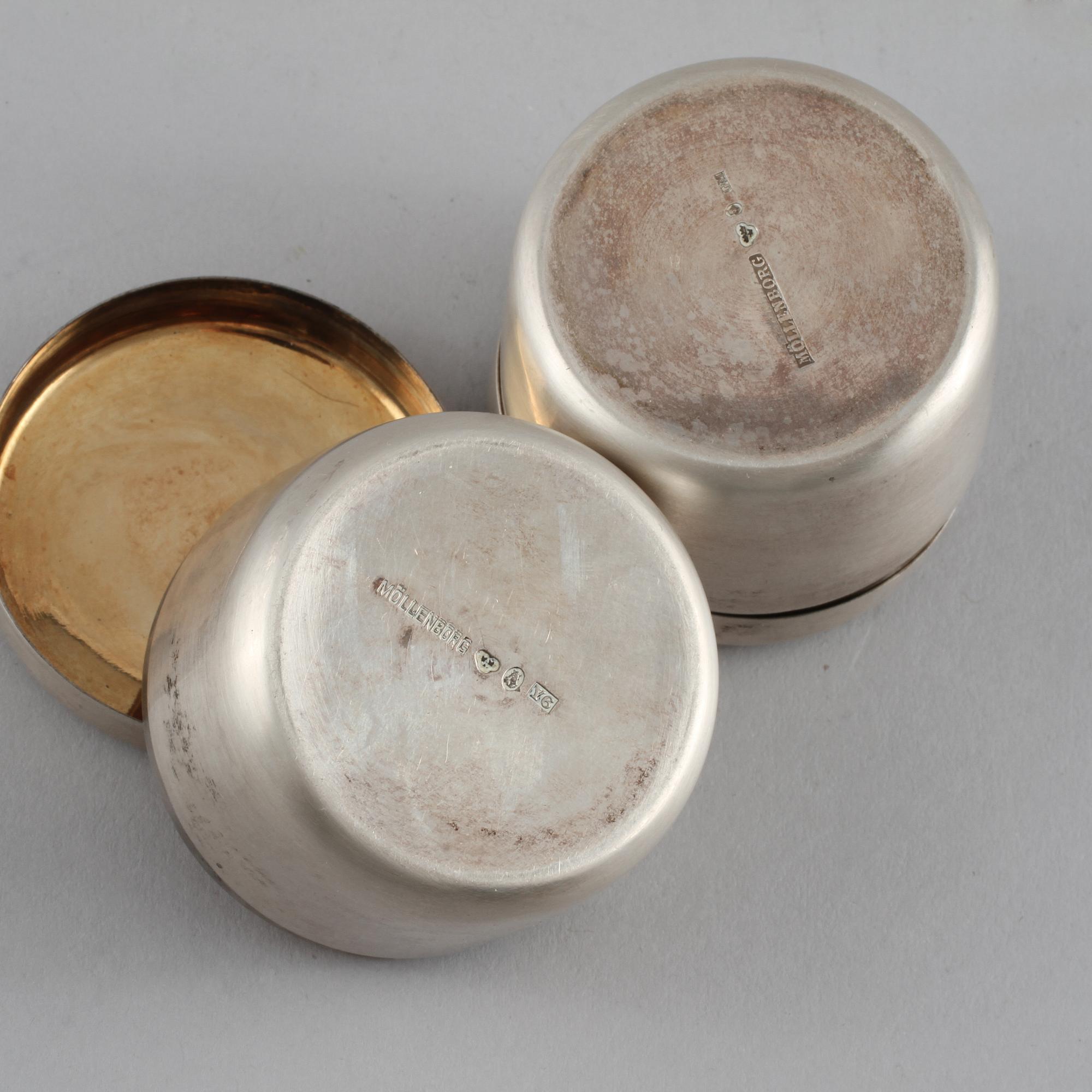 DOSOR, 2 st, silver Möllenborg, sekelskiftet 1800/1900 respektive 1901, vikt 120 g.