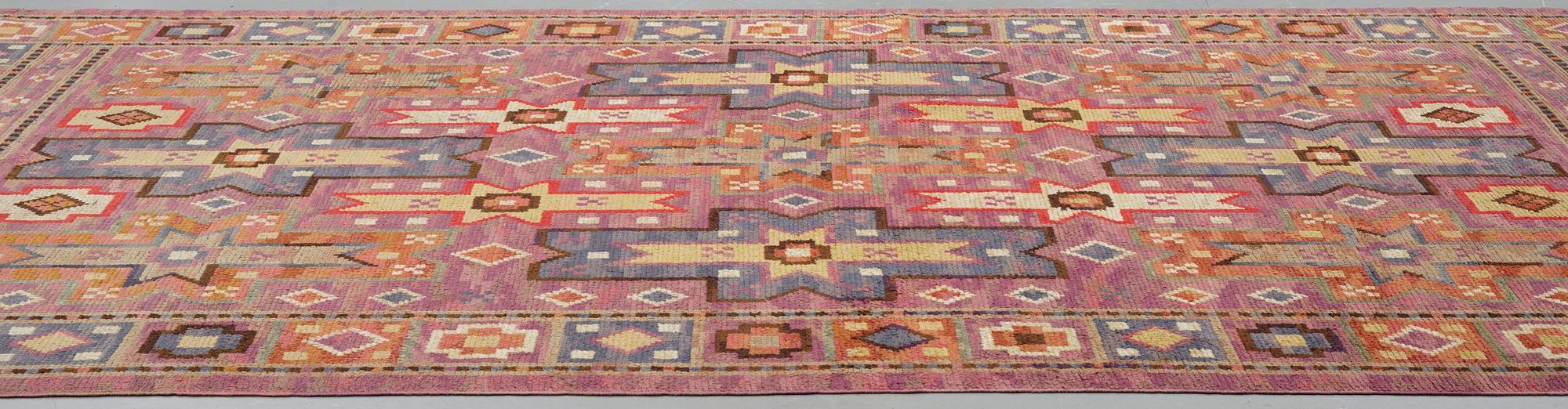Märta Måås-Fjetterström, matto, "Rektangel", knotted pile, ca 389-391 x 202-207 cm, unsigned.