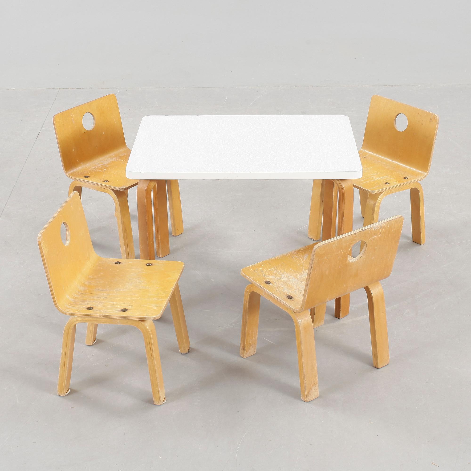 BARNMÖBLEMANG, 5 delar, björk, laminat, 1900-tal.