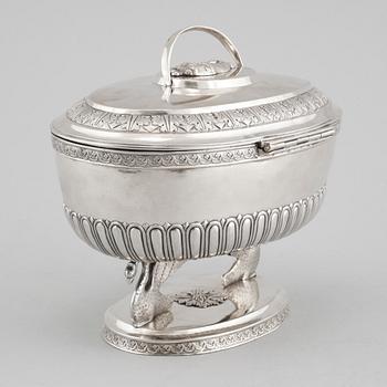 A Swedish early 19th century silver sugar-casket, mark of CP Lampa, Stockholm 1822.