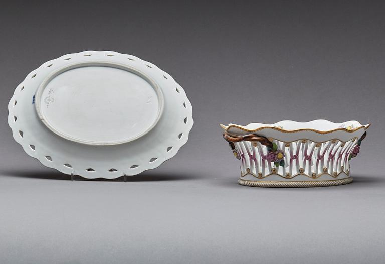 GALLERSKÅL med FAT, Royal Copenhagen, Danmark, Ca 1898-1923.