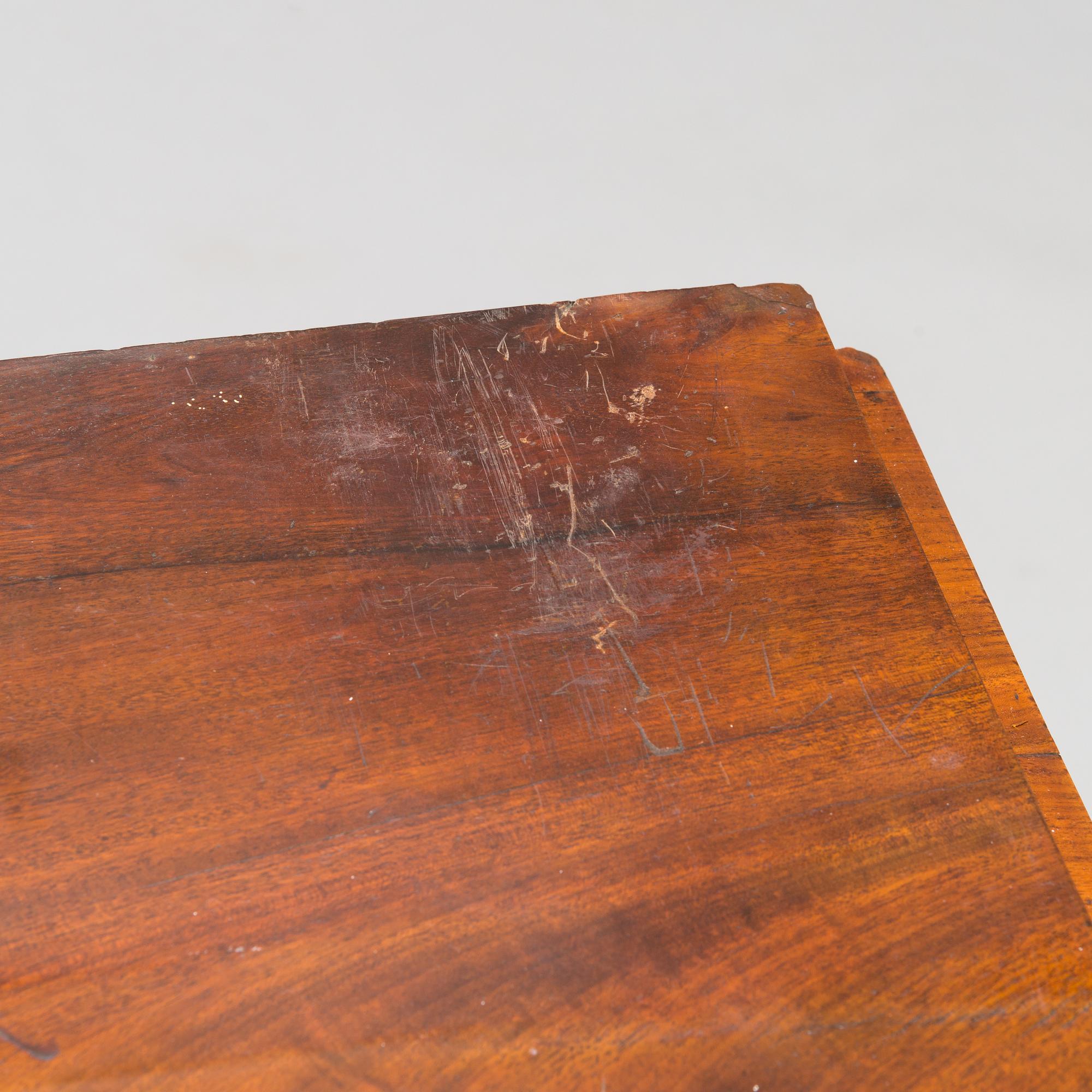 Peili ja konsolipöytä, 1800-luvun loppupuoli.