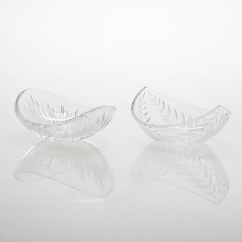 Saara Hopea, a set of five cut crystal vases and bowls, Nuutajärvi 1950s.