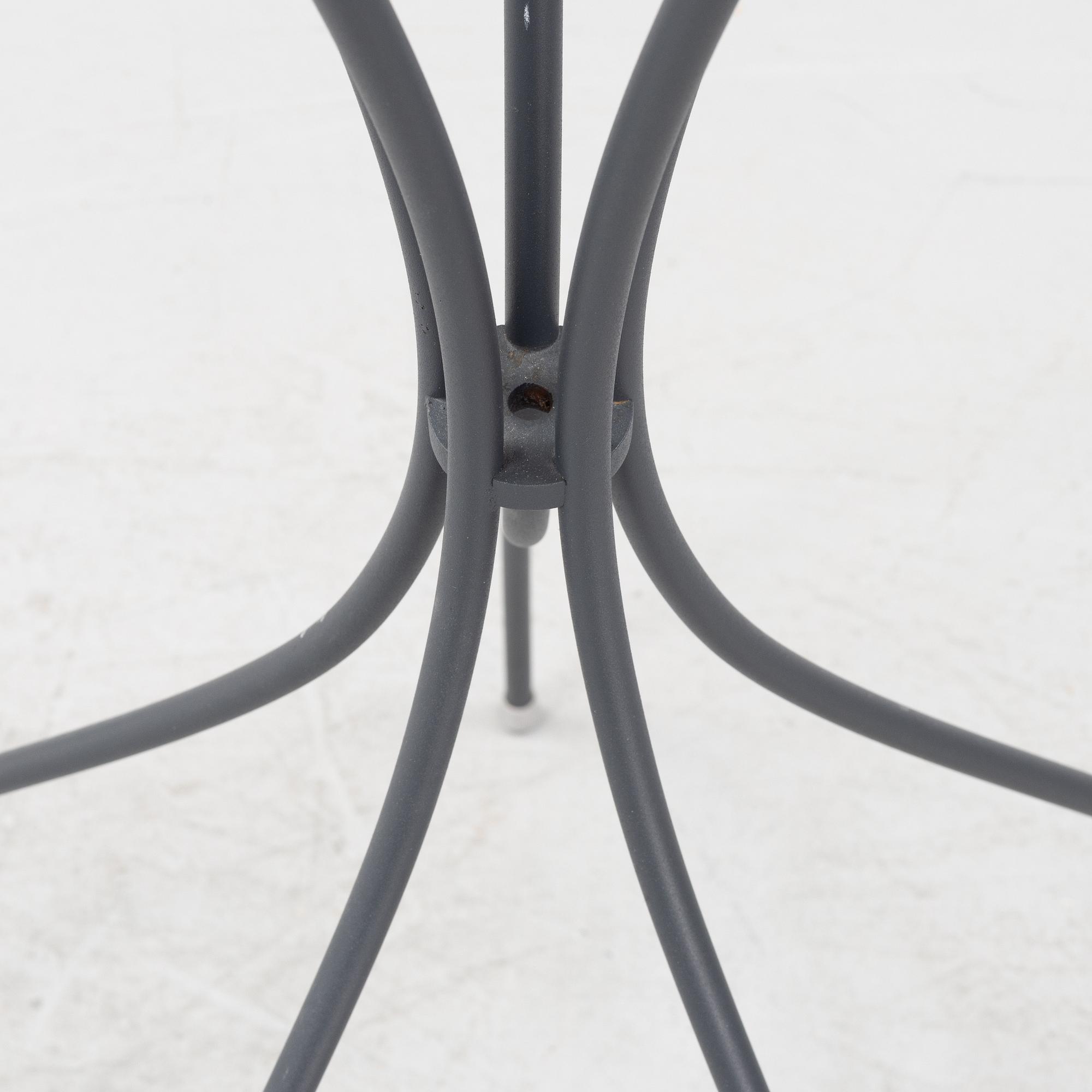 Jonas Bohlin, a 'Spira' coat hanger.