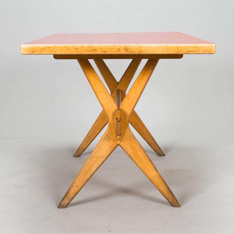 Ilmari Tapiovaara, 1940s X-legged table for Keravan Puuteollisuus, Finland.